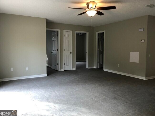 Building Photo - 530 S Orange Edwards Blvd