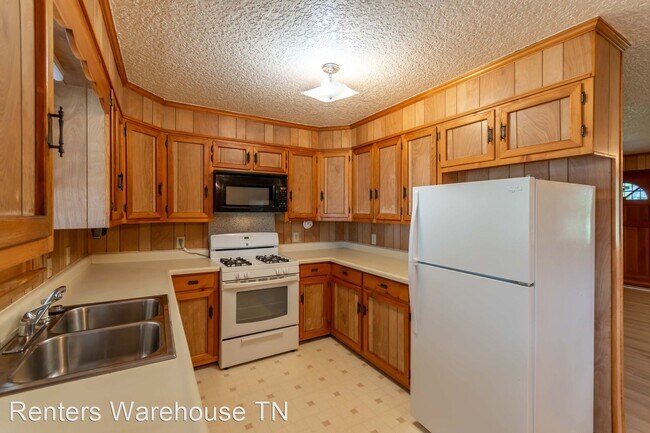 Building Photo - 3 br, 1 bath House - 412 Juniper Lane