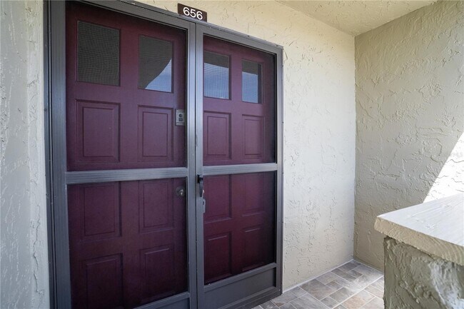 Foto del edificio - 656 Windrush Bay Dr