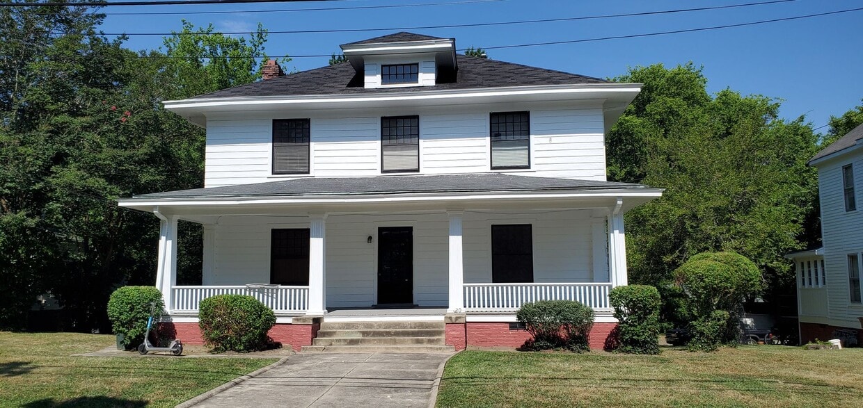 Primary Photo - 320 S Mendenhall St