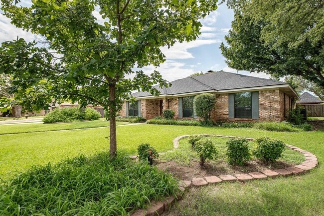 Building Photo - 4411 Shady Ln