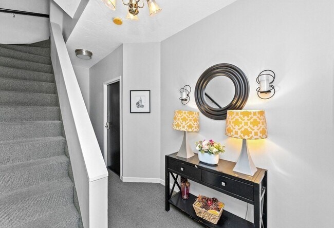 Foto del edificio - 881 Harrison Ave