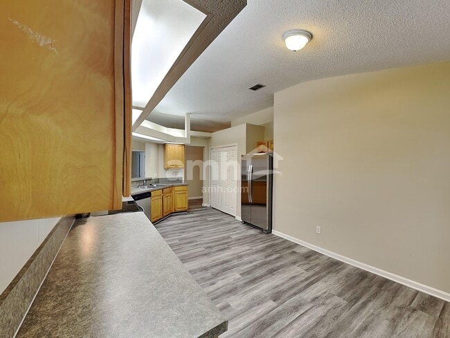 Building Photo - 145 Johns Glen Dr