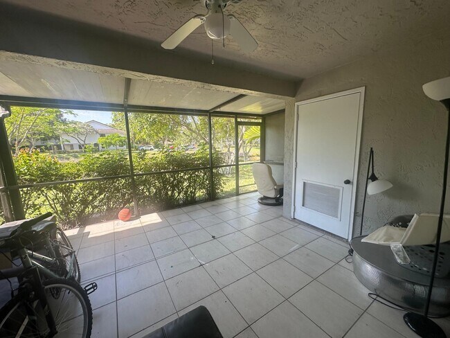 Foto del edificio - 7690 Lago Del Mar Dr