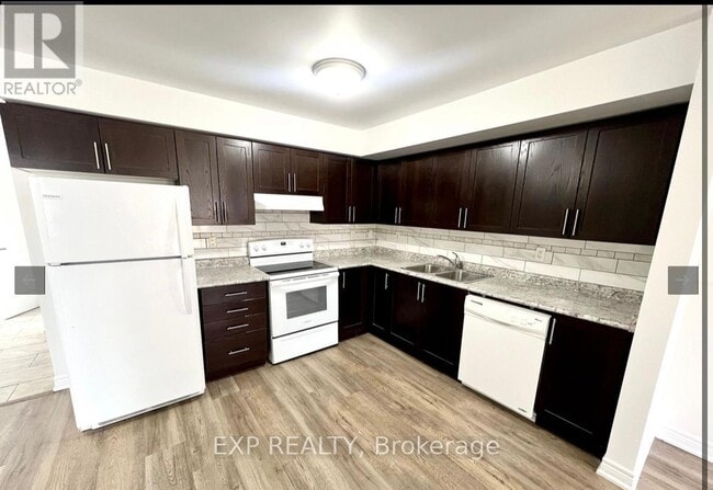 Building Photo - 144 Capreol Ct