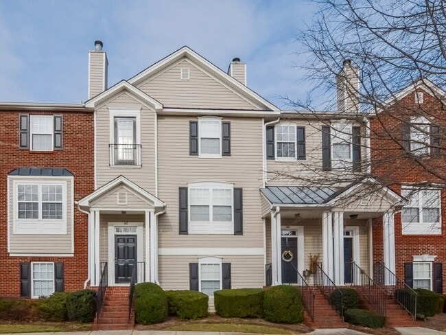 Building Photo - 142 Weatherstone Square Dr