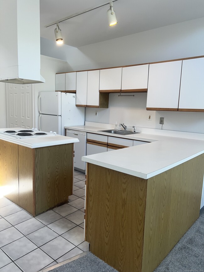 1701C2 Post Rd W Unit C2, Westport, CT 06880 Condo for Rent in