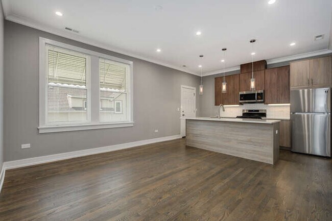 Foto del edificio - 5801 W Ainslie St