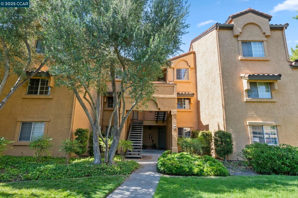 Primary Photo - 765 Watson Canyon Ct