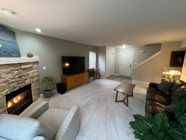 Building Photo - 1123 White Sands Ct