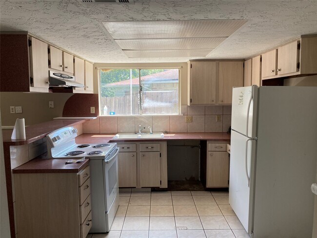 Foto del edificio - 9619 Camrose Ct