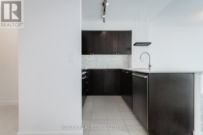 Building Photo - 50 Lynn Williams St