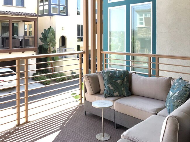 Foto del edificio - Civita/Apex- Luxury Detached 3BR 3.5BA + B...