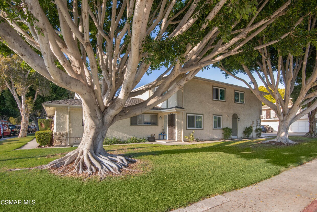 Primary Photo - 2556 Spinnaker Ave