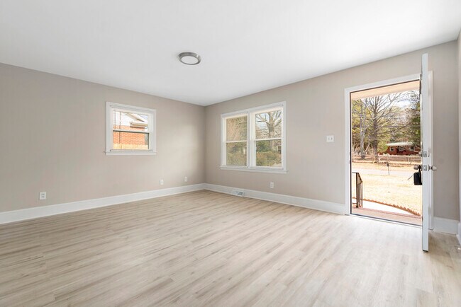 Foto del edificio - 1538 Thriftwood Dr