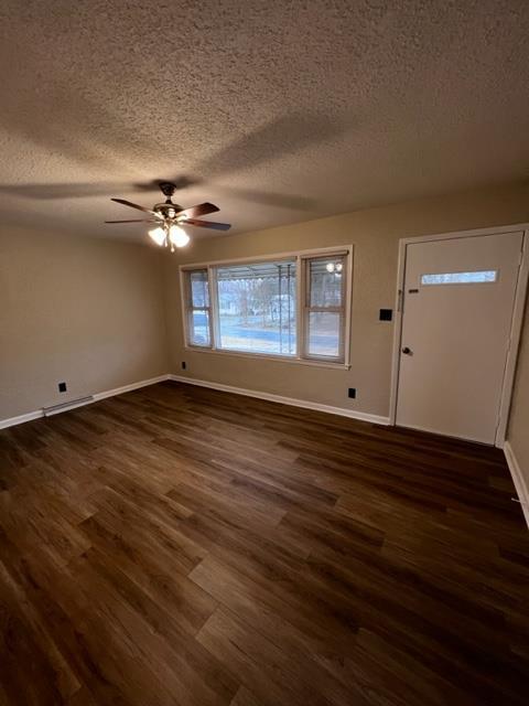 Building Photo - 5167 Glenview Dr