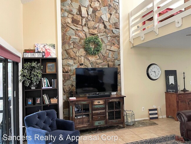 Building Photo - 4511 Sweetwater Lake Dr