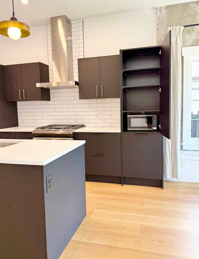 Foto del edificio - 3927 Cook St