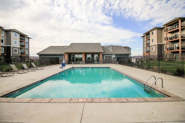 Building Photo - Welcome to Huntington Village