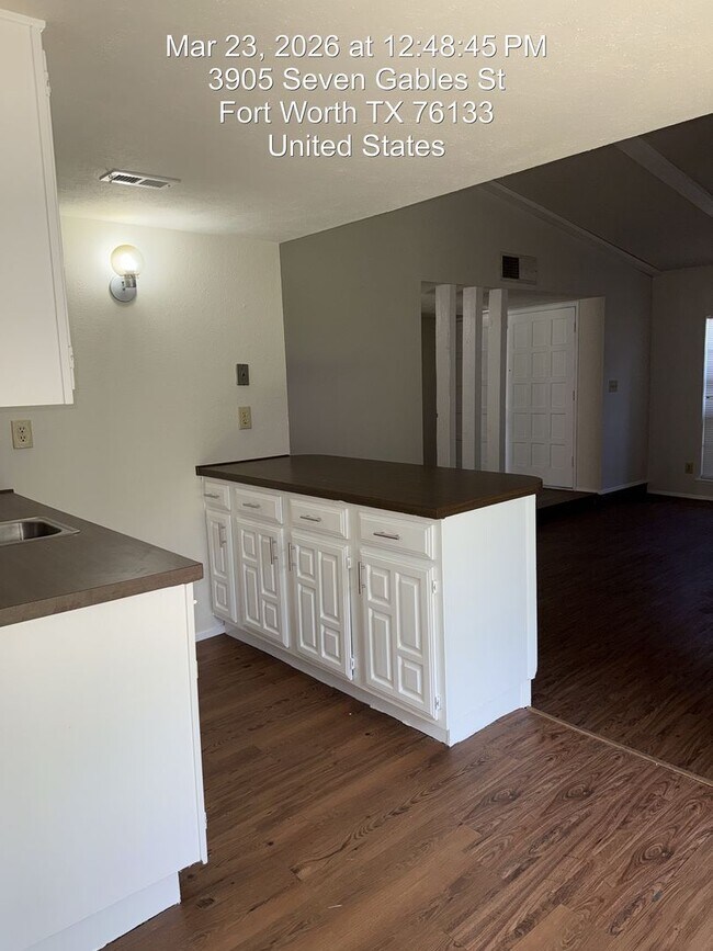 Foto del edificio - 3905 7 Gables St