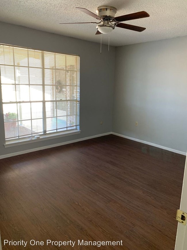 Building Photo - 2 br, 1.5 bath House - 8312 Mettler Drive