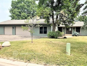 Building Photo - 7015 W Shadow Lake Dr