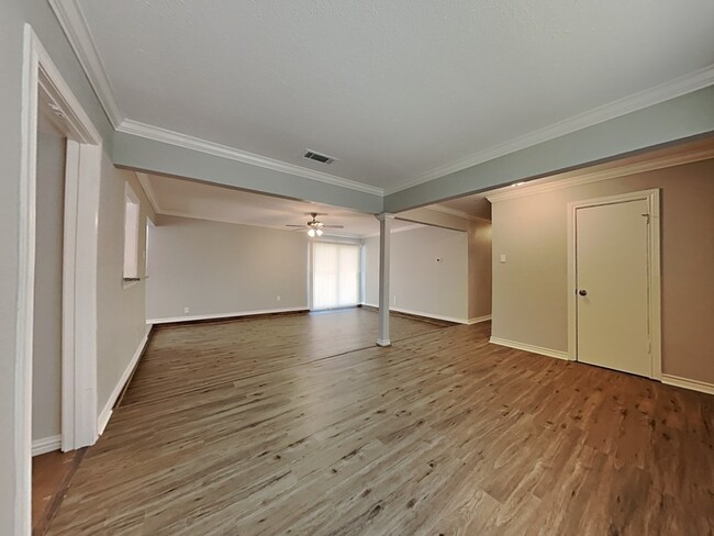Foto del edificio - 3426 Hacienda Dr