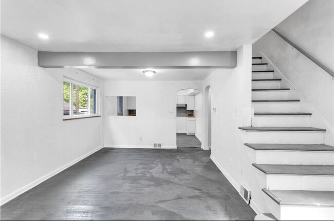 Building Photo - 3111 Mary St