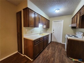 Building Photo - 317 Briarwood Dr
