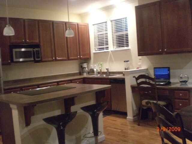 Building Photo - Stunning Condo In Westlake Townhomes!