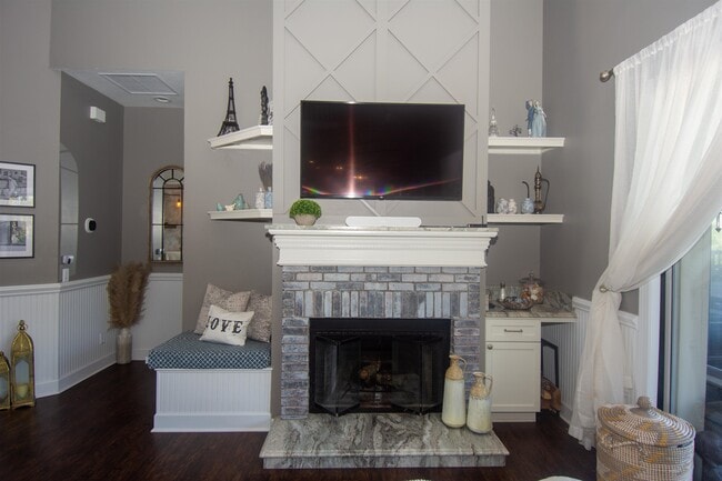 Building Photo - 500 Turnberry Ln