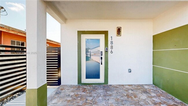 Foto del edificio - 1886 NW 68th St