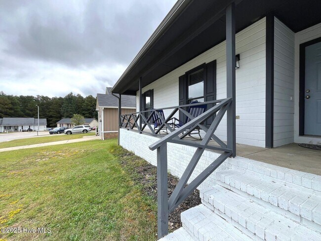 Foto del edificio - 5721 Randleman St