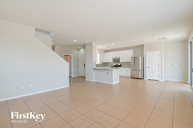 Foto del edificio - 4726 W Lindenthal Ln