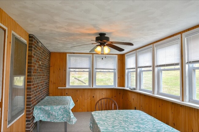 Foto del edificio - 148 Farnham Rd