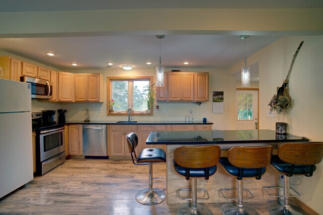 Foto del edificio - 128 Parker Farms Rd