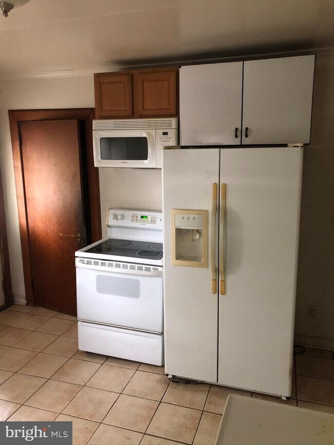 Building Photo - 89 Fort Dix St