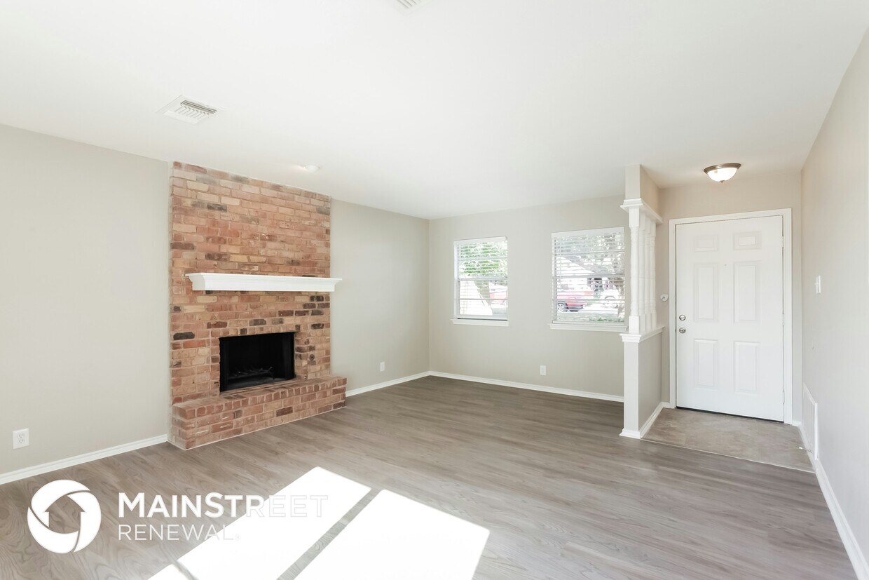 Foto principal - 3022 Lake Grande St