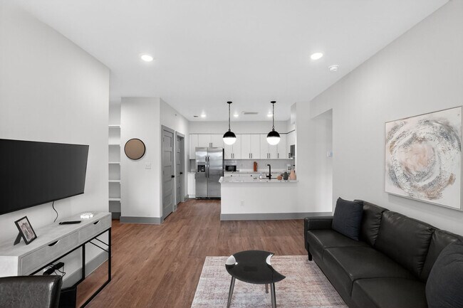 Foto del edificio - 2450 Wickersham Ln