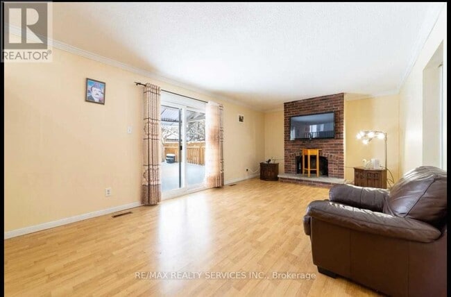 Building Photo - 479 Westheights Dr