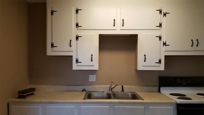 Foto del edificio - 8630 Forest Ave