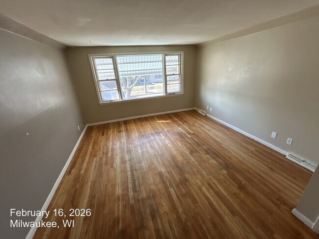 Foto del edificio - 5710 N 97th St