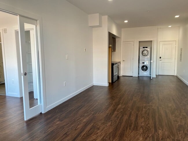 Photo - 824 N Calvert St Apartments