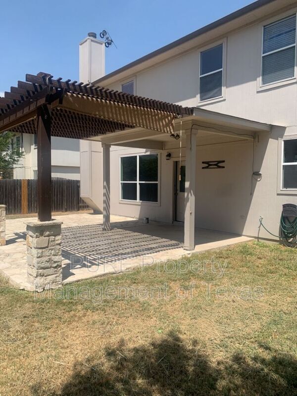 Building Photo - 105 Edison Dr