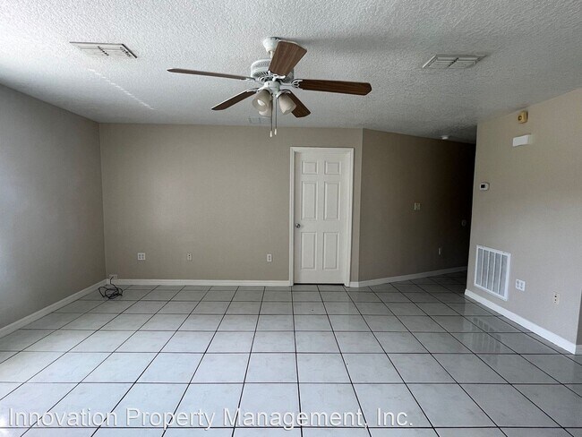 Foto del edificio - 2 br, 2 bath House - 319 Baccarat Ct. Unit B