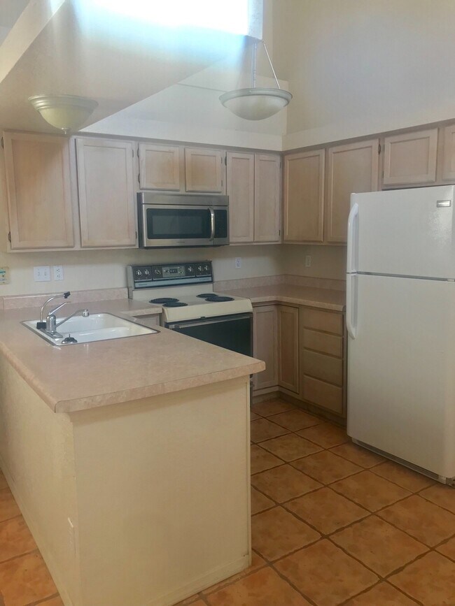 Foto del edificio - Adorable Townhome available for rent in th...