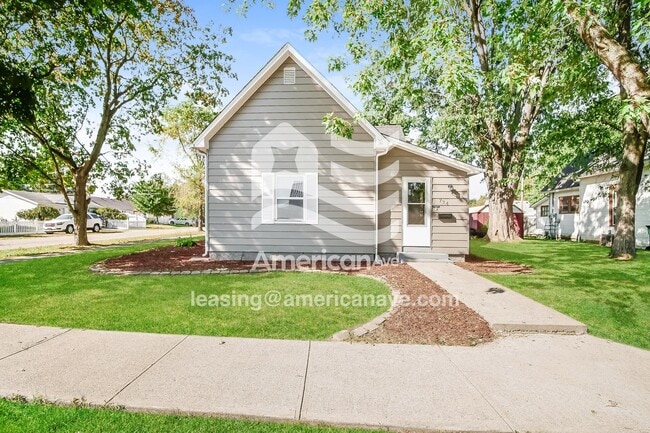 Building Photo - 724 W Royal St