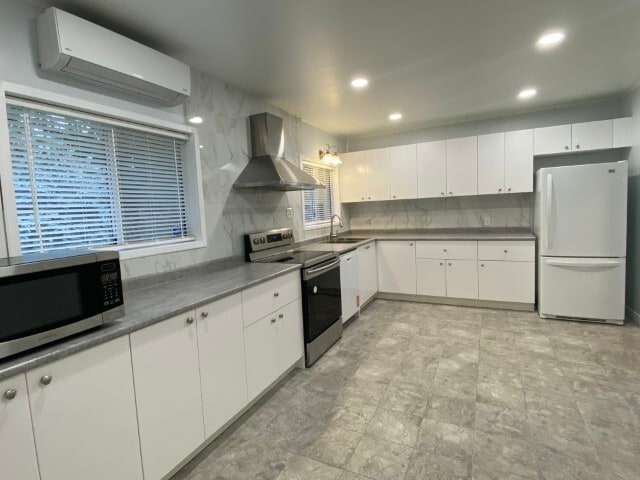 Building Photo - 1115 Spruston Rd