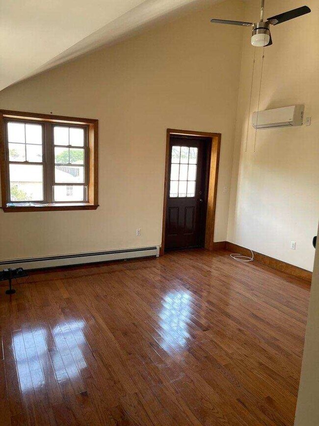 Building Photo - 2155 Kimball St