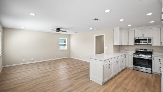 Foto del edificio - For Rent: Beautifully Updated 3-Bedroom Ho...